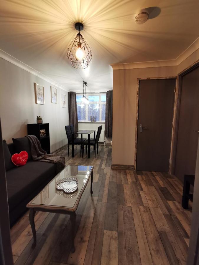 Palaz 2 - 2 Bedroom Flat Edmonton