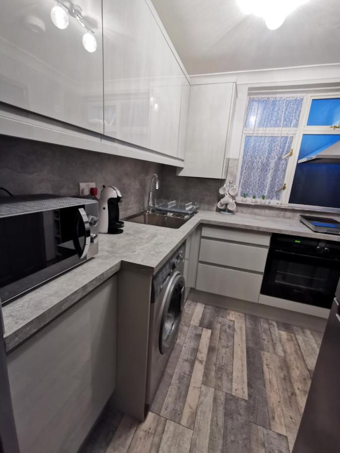 Apartment Palaz 2 - 2 Bedroom Flat Edmonton