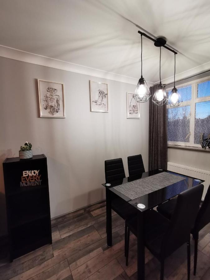 Apartment Palaz 2 - 2 Bedroom Flat Edmonton